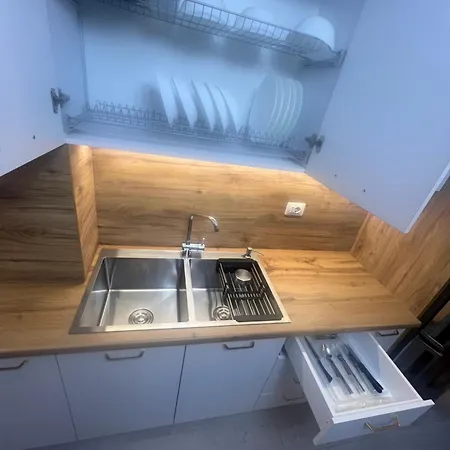 Liqeni Comfort Tiran